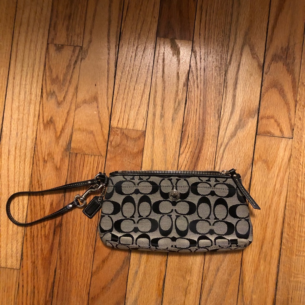 NWOT Coach Wristlet
